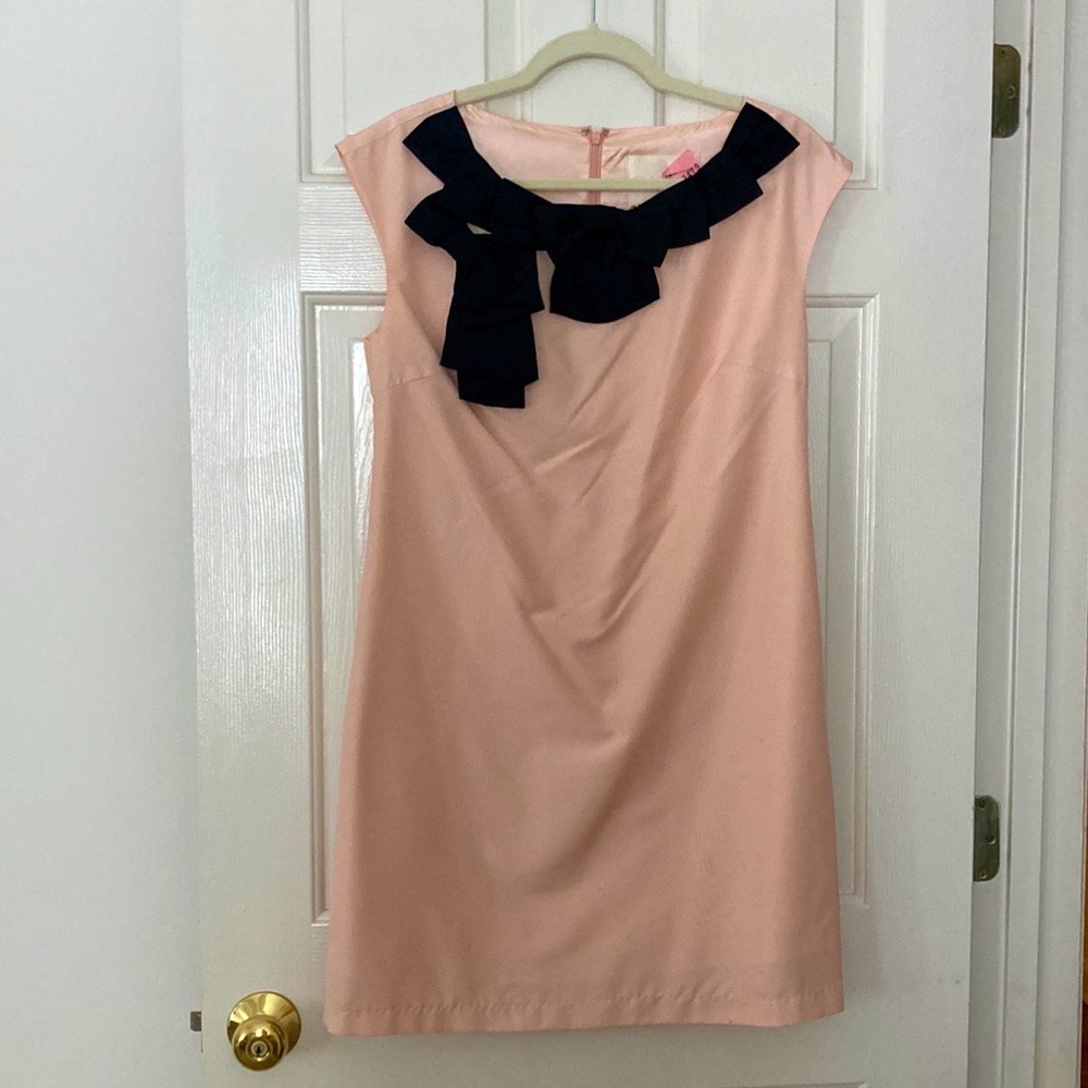 Adorable cap sleeved blush dress with cute collar!
